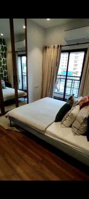1 BHK Apartment For Sale in Raunak 108, Kasarvadavali