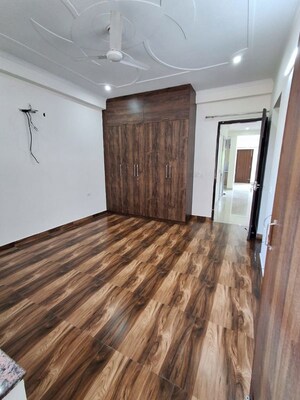 2 BHK Apartment For Rent in Pyramid Midtown, Sector 59