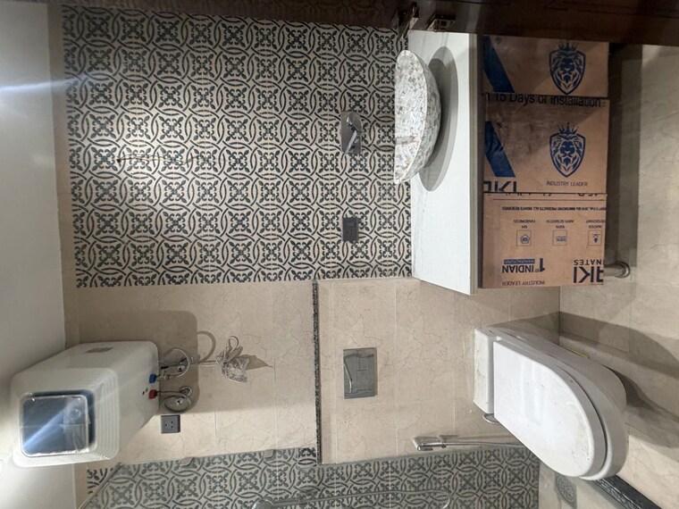 Bathroom, sector 15 ii 3 Bedroom 2000 Sq.Ft. Builder Floor In Sector 15 ii Gurgaon 10493652
