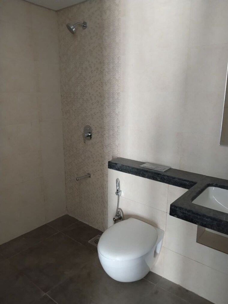 Bathroom, kalpataru-paramount-a 2 Bedroom 530 Sq.Ft. Apartment In Kapur Bawdi Thane 10493685