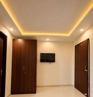 Room in 2 BHK Apartment at Shree Vardhman Mantra, Sector 67 – for Rent