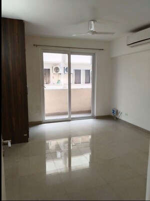 Room in 3 BHK Apartment at Emaar Emerald Floors Premier, Sector 65 – for Sale