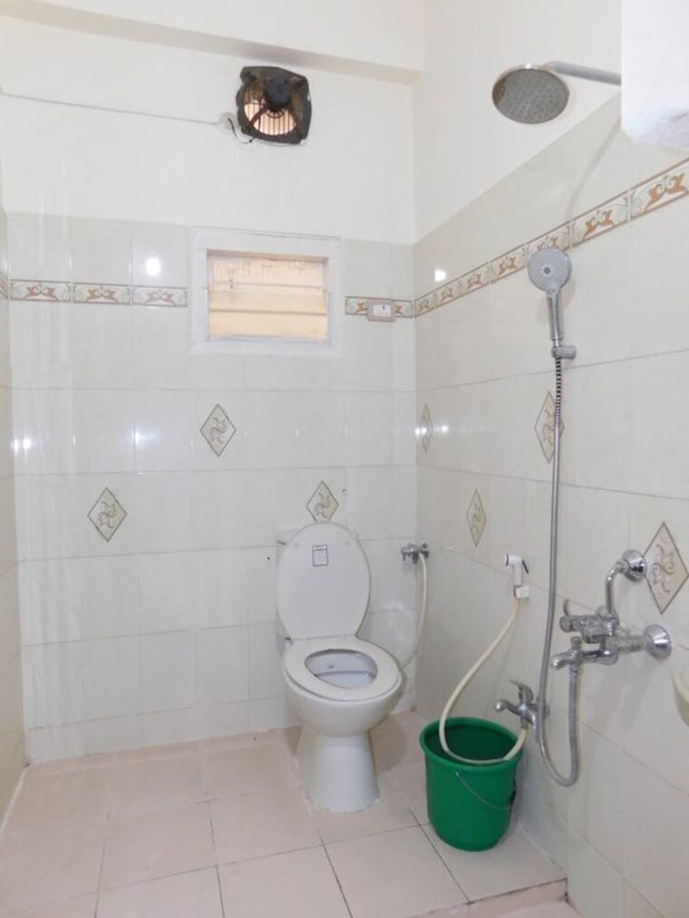 Bathroom, satyanarayana-enclave 2 Bedroom 1200 Sq.Ft. Apartment In Madinaguda Hyderabad 10493763