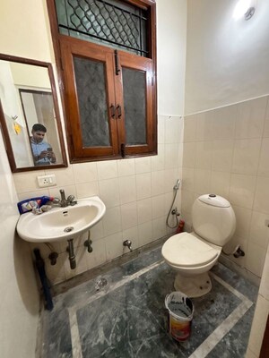 Bathroom in 2 BHK Builder Floor at Sector 57 – for Rent