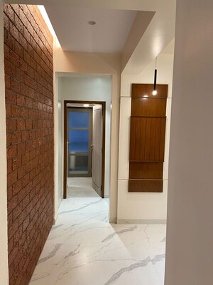 2 BHK Apartment – Entrance View at Mahim West - for Rent