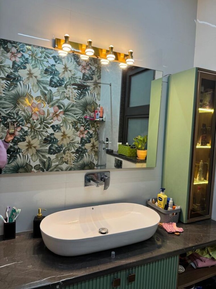 Bathroom, sector 55 4 Bedroom 2000 Sq.Ft. Builder Floor In Sector 55 Gurgaon 10493803