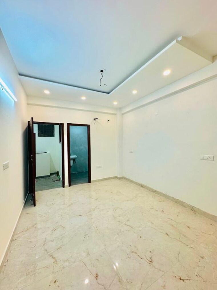 Room, sector 71 3 Bedroom 125 Sq.Yd. Apartment In Sector 71 Mohali 10493784