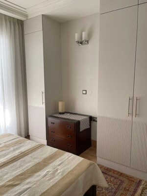 Bathroom in 4 BHK Builder Floor at DLF The Grove, Sector 54 – for Rent