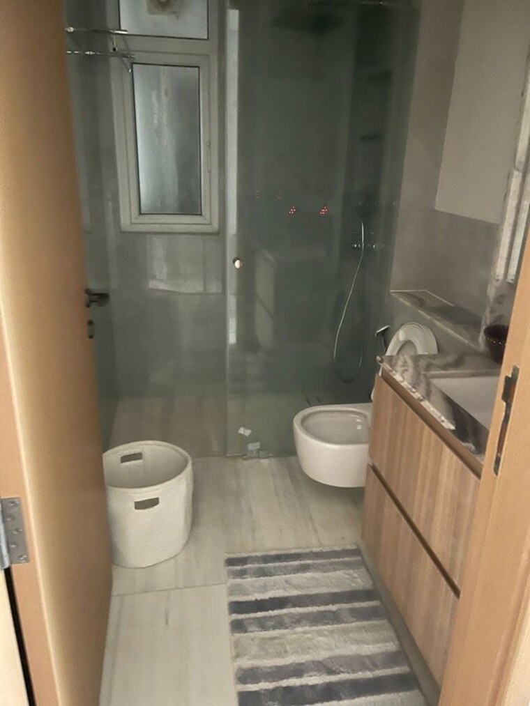 Bathroom, dlf-the-grove 4 Bedroom 270 Sq.Yd. Builder Floor In Sector 54 Gurgaon 10493728