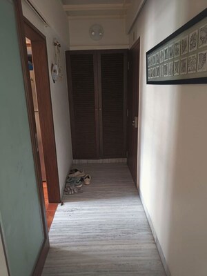 Building Lobby in 6 BHK Apartment at Maker Tower, Cuffe Parade – for Sale