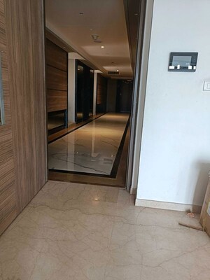 Room in 2 BHK Apartment at Lodha The Park, Worli – for Sale