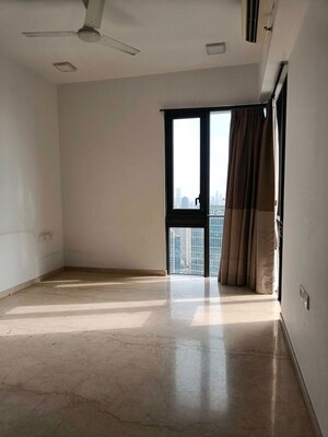Room in 2 BHK Apartment at Lodha The Park, Worli – for Sale