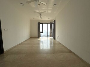 Room in 2 BHK Apartment at Lodha The Park, Worli – for Sale