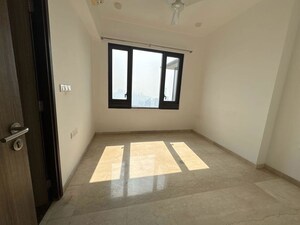 Room in 2 BHK Apartment at Lodha The Park, Worli – for Sale