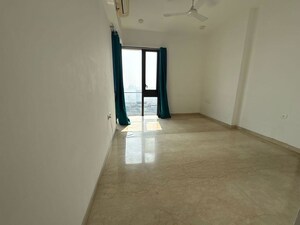 Room in 2 BHK Apartment at Lodha The Park, Worli – for Sale