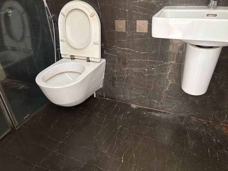 Bathroom, lodha-the-park 2 Bedroom 890 Sq.Ft. Apartment In Worli Mumbai 10493846