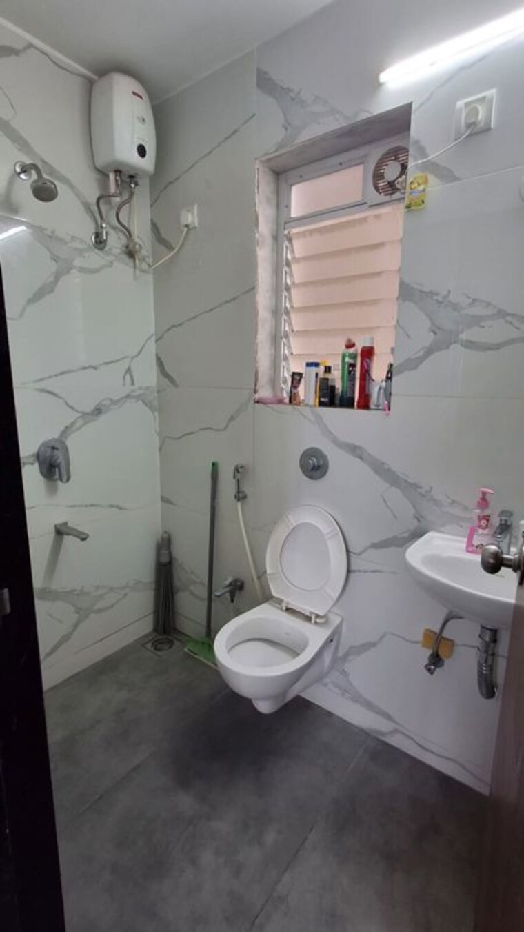 Bathroom, raunak-bliss-b1 1 Bedroom 380 Sq.Ft. Apartment In Ghodbunder Road Thane 10493866
