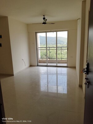 Room in 2 BHK Apartment at Puranik Hometown, Ghodbunder Road – for Rent