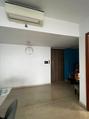 Room in 2 BHK Apartment at Lodha The Park, Worli – for Sale