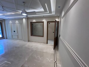 Bathroom in 4 BHK Apartment at Nauroji Nagar – for Rent