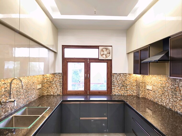 Kitchen, eros-rosewood-city 3 Bedroom 2700 Sq.Ft. Builder Floor In Sector 49 Gurgaon 10493898