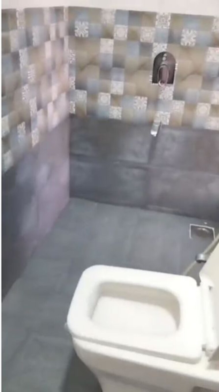 Bathroom, siddhi-garima 2 Bedroom 720 Sq.Ft. Apartment In Chembur Mumbai 10493948