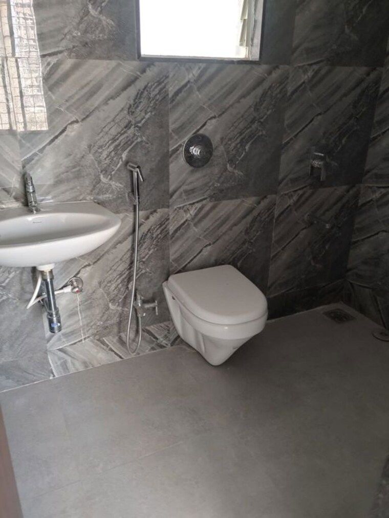 Bathroom, aryavart-star-altair 3 Bedroom 1500 Sq.Ft. Apartment In Bhugaon Pune 10493975