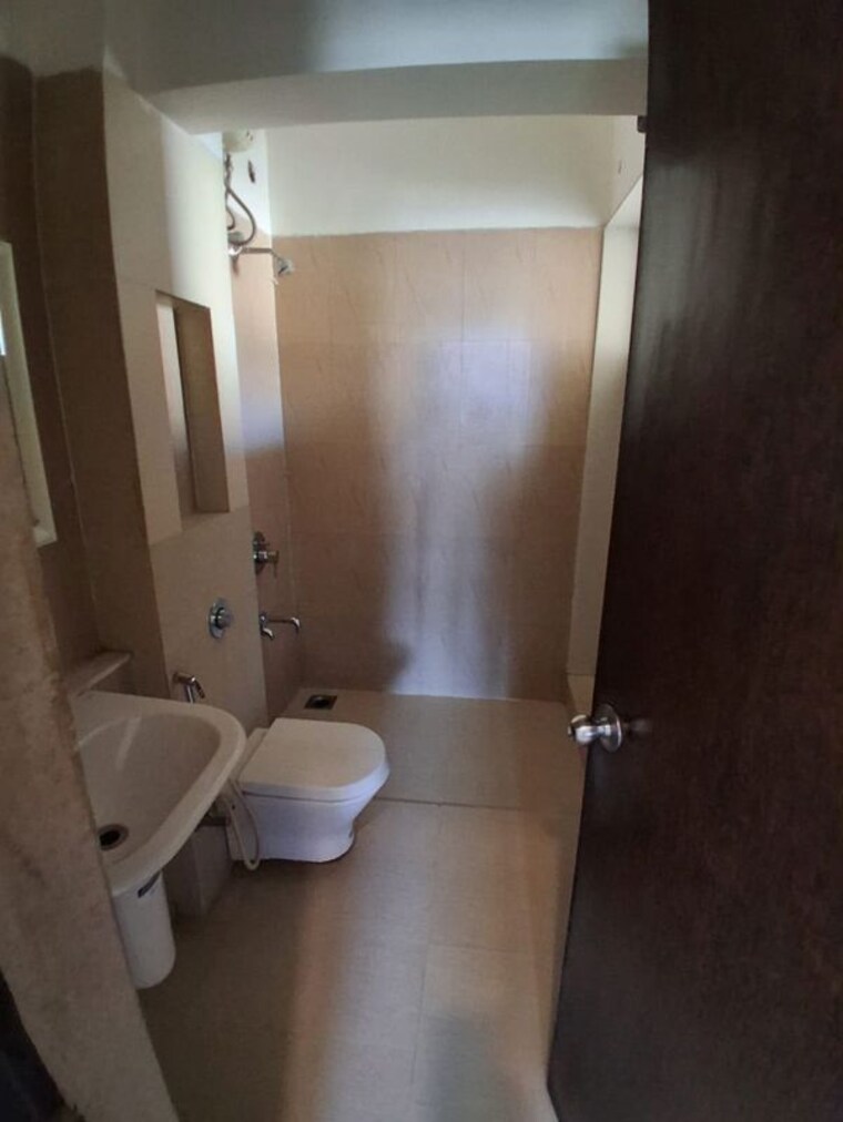 Bathroom, spring-hills 1 Bedroom 300 Sq.Ft. Apartment In Manpada Thane 10493982