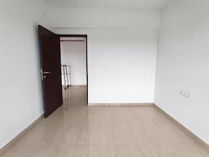 Room in 2 BHK Apartment at Mahindra Alcove, Chandivali – for Rent