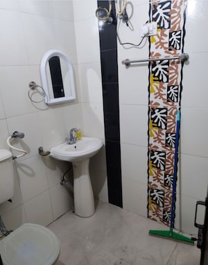 Furnished Amenities in 2 BHK Apartment at Sector 50 – for Rent