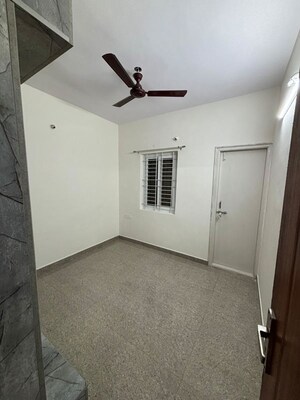 Room in 1 BHK Independent House at Hsr Layout – for Rent