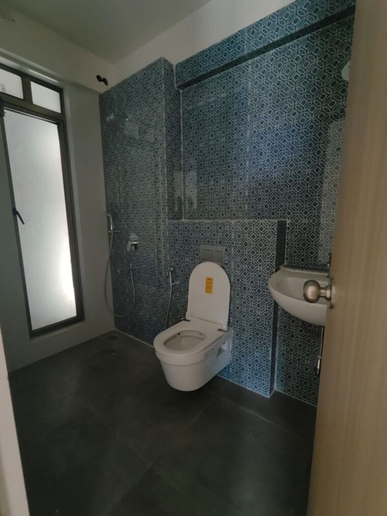 Bathroom, rajesh-raj-infinia 2 Bedroom 750 Sq.Ft. Apartment In Malad West Mumbai 10494014