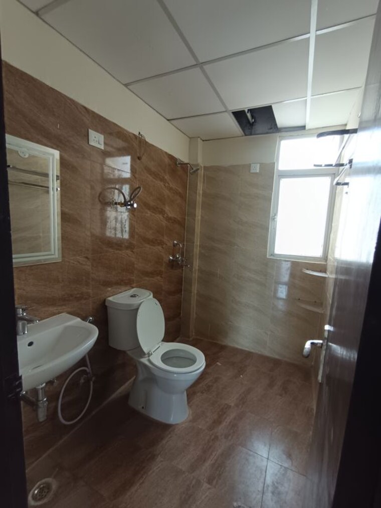Bathroom, sector 82 4 Bedroom 2175 Sq.Ft. Apartment In Sector 82 Noida 10493991