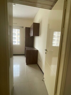 Room in  Apartment at Salarpuria Sattva Greenage, Hosur Road – for Rent