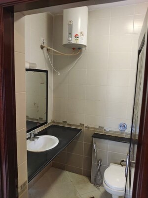 Bathroom in 4 BHK Apartment at Sindhi Colony Ulsoor, Halasuru – for Rent
