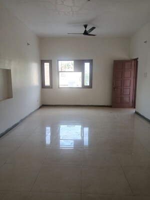 2 BHK Builder Floor For Rent in Sector 17