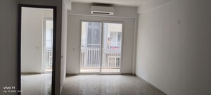 Room in 3 BHK Apartment at Smart World Orchard, Sector 61 – for Rent
