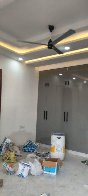Furnished Amenities in 4 BHK Builder Floor at Sector 75 – for Sale