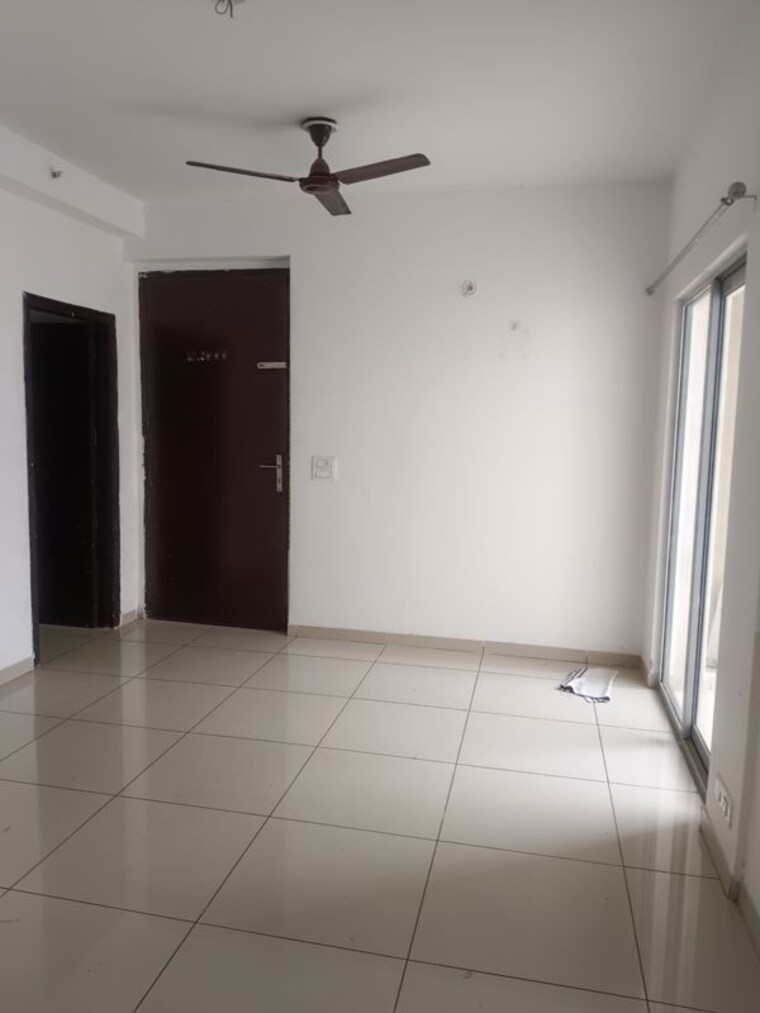 Room, gulshan-bellina 2.5 Bedroom 1105 Sq.Ft. Apartment In Sector 16 Greater Noida Greater Noida 10494046