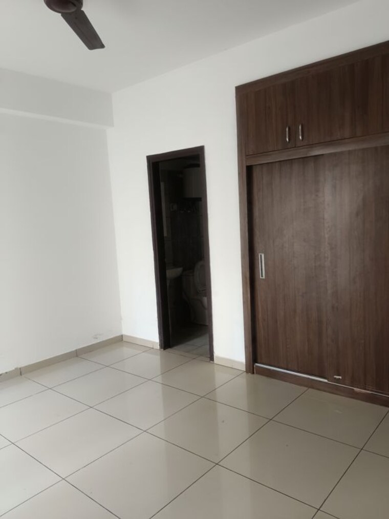 Room, gulshan-bellina 2.5 Bedroom 1105 Sq.Ft. Apartment In Sector 16 Greater Noida Greater Noida 10494046