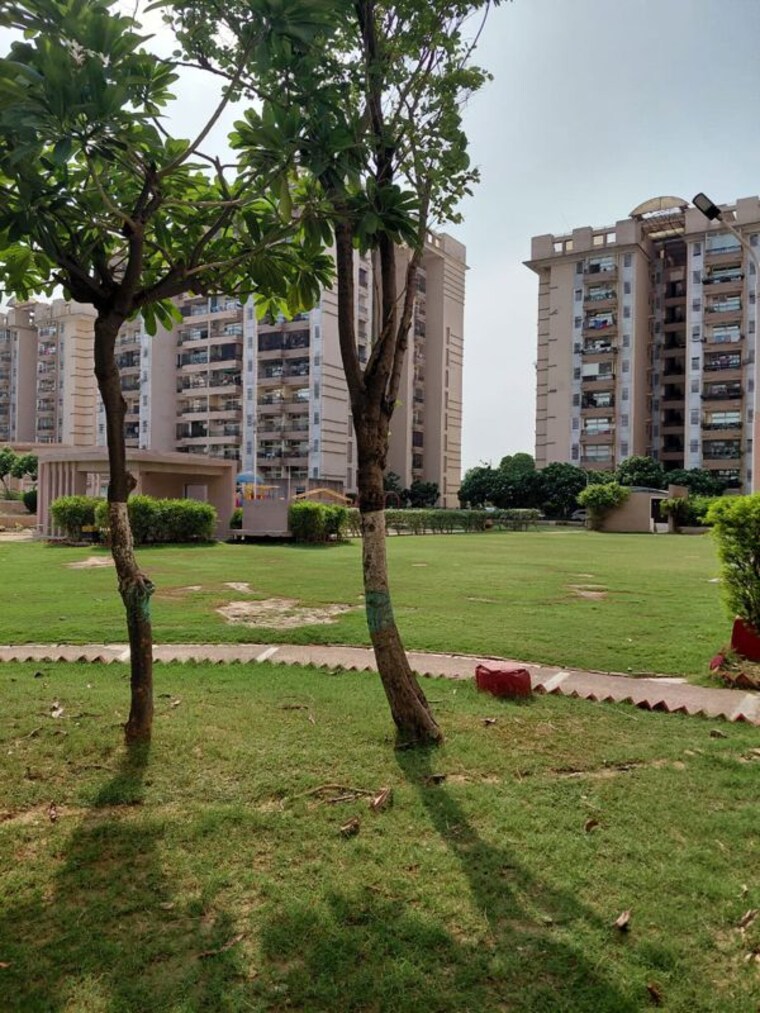 Exterior View, amrapali-grand 3 Bedroom 3705 Sq.Ft. Apartment In Zeta I Greater Noida Greater Noida 10494081
