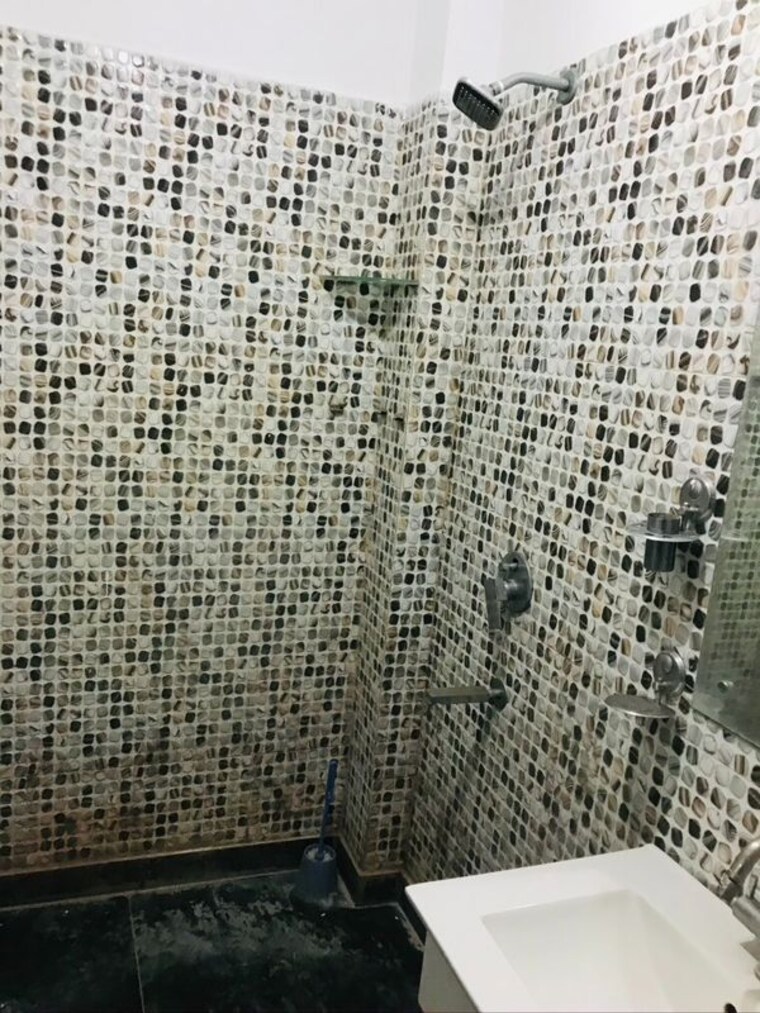 Bathroom, chattarpur 2 Bedroom 800 Sq.Ft. Builder Floor In Chattarpur Delhi 10494129