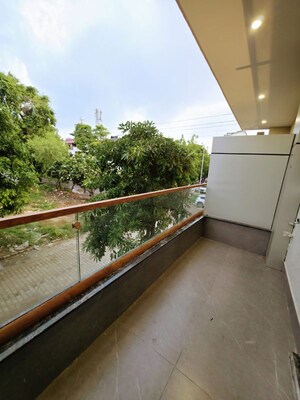 Balcony in 1 BHK Builder Floor at South City 1 – for Rent