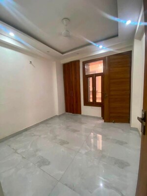 Room in 2 BHK Builder Floor at Saket – for Rent
