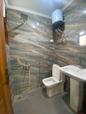 Team Area in 2 BHK Builder Floor at Saket – for Rent
