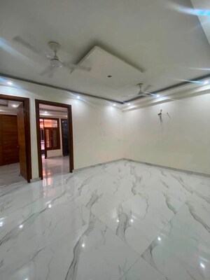Room in 2 BHK Builder Floor at Saket – for Rent