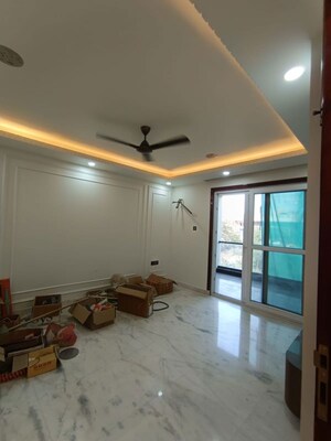 Living Room in 4 BHK Builder Floor at Ashiana Silver Crest, Sector 48 – for Rent