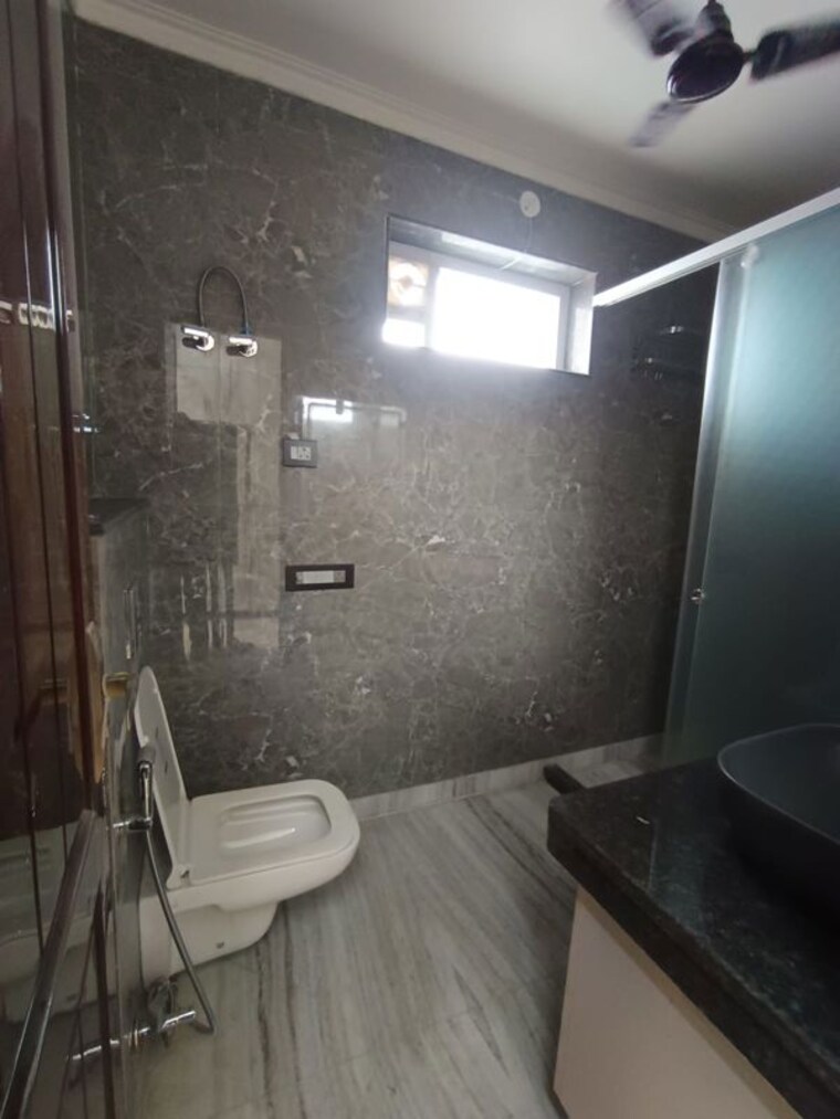 Bathroom, ashiana-silver-crest 4 Bedroom 3000 Sq.Ft. Builder Floor In Sector 48 Gurgaon 10494197