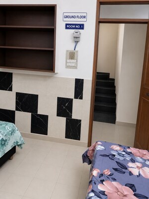 Bedroom in  Pg at Jagatpuri – for Rent