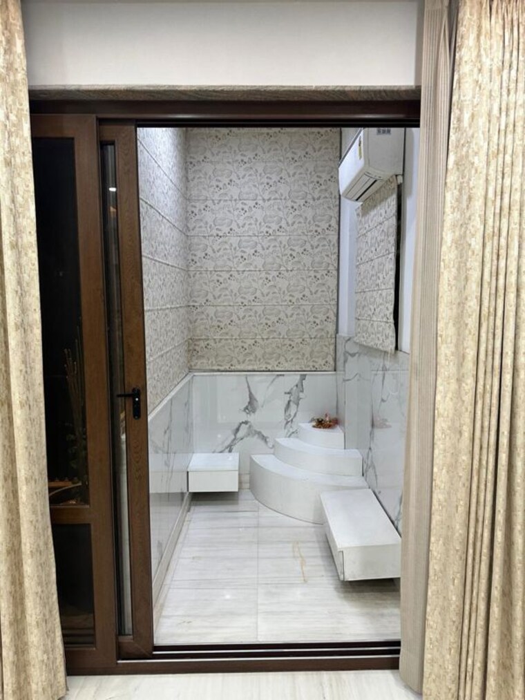Bathroom, sector 57 3 Bedroom 1850 Sq.Ft. Builder Floor In Sector 57 Gurgaon 10494201